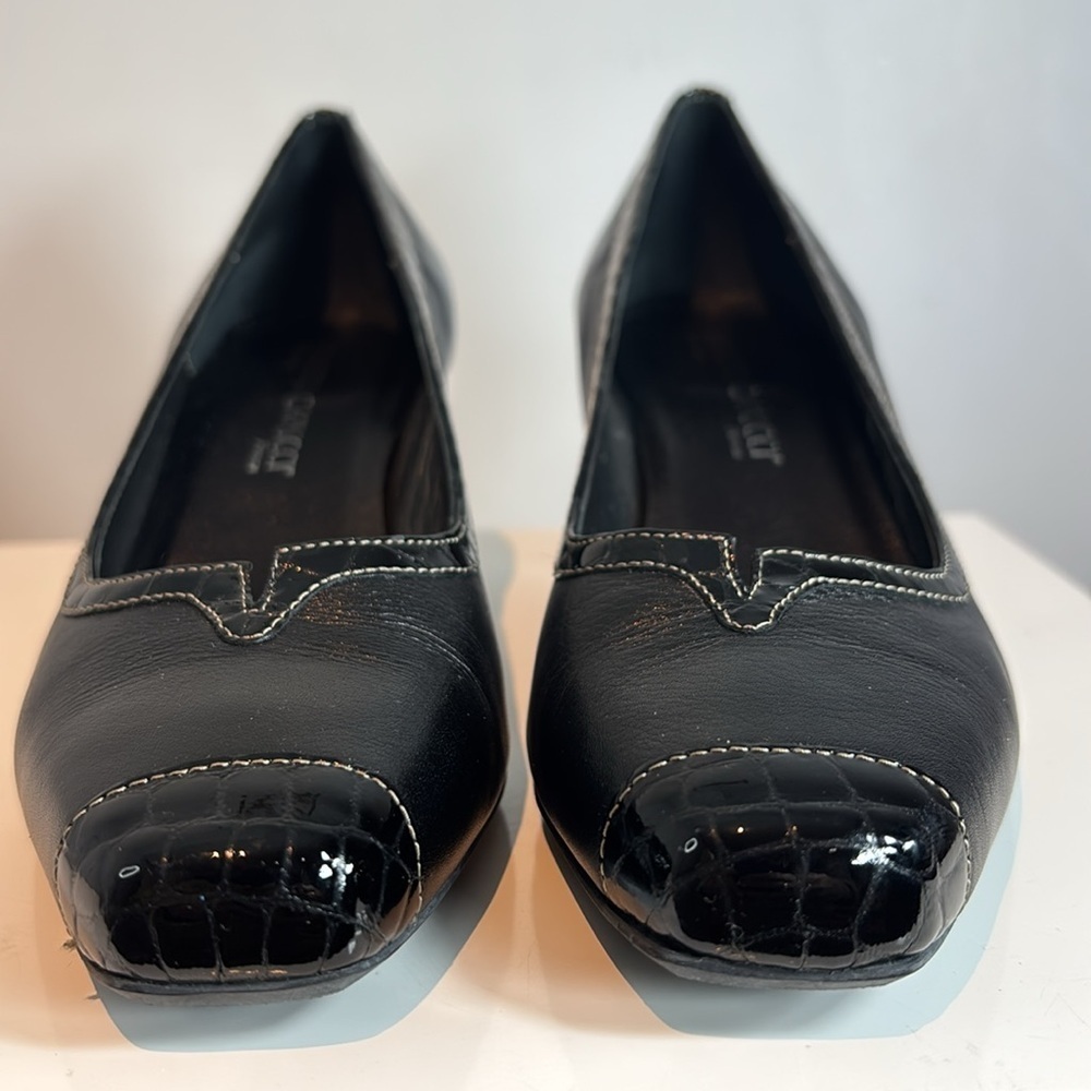 Roberto Capucci black leather classic pumps size 8.5 EUC w/box